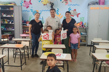 EMEI ‘Vó Doró’ recebe visita de prefeito e primeira-dama para entrega de brinquedos e móveis
